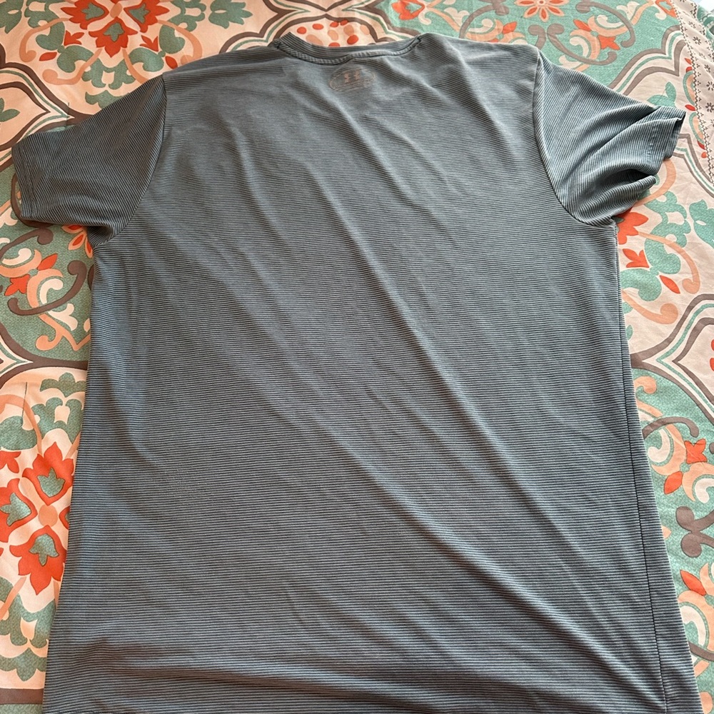 Under Armor men’s shirt